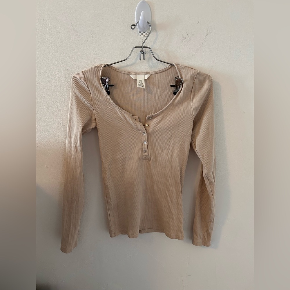 H&M - Women's Tan Long Sleeve Henley Top - XS